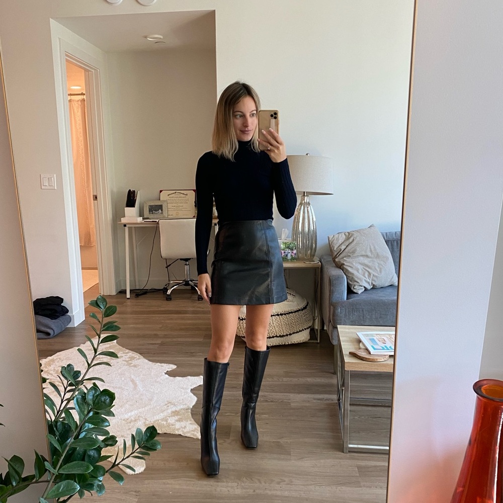 Aritzia Babaton Modern Mini Skirt - Picture 6 of 10
